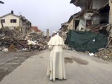Włochy: Papież Franciszek odwiedził zniszczone przez trzęsienie ziemi miasto Amatrice