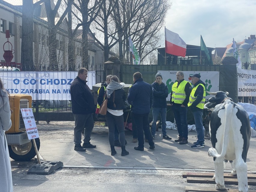Trwa protest rolników w Szczecinie. "Dalej czekamy co będzie"
