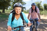 Wsiądź na rower, a schudniesz i będziesz żyć dłużej. Pozytywne efekty już po godzinie. Oto 9 korzyści zdrowotnych z jazdy na rowerze
