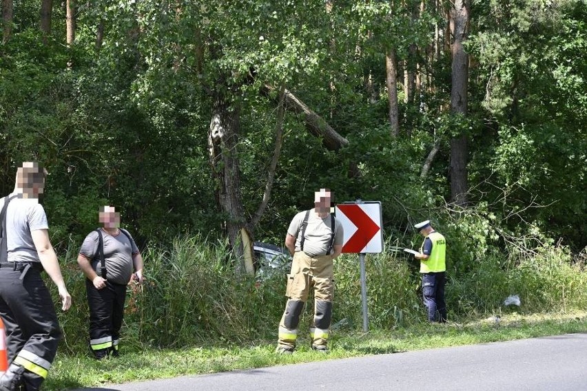 Siła uderzenia musiała być ogromna. Silnik leżał...