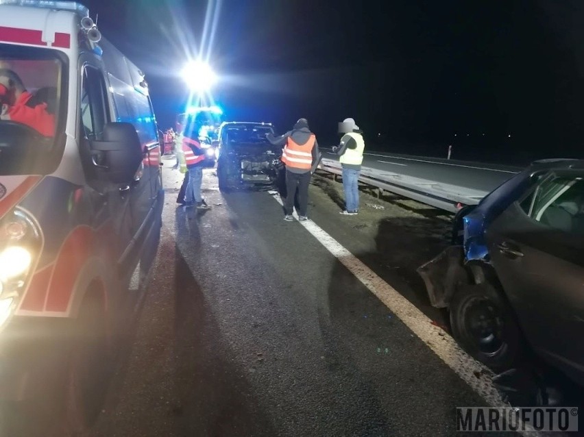 Zderzenie 3 samochodów na autostradzie A4.