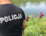 Martwa kobieta w zbiorniku na terenie Stawów Stefańskiego w Łodzi. Policja wyjaśnia okoliczności śmierci 56-latki