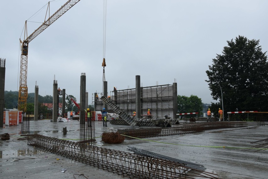 Galeria Gorlicka coraz wyższa. Jest już wejście od strony ul. Legionów