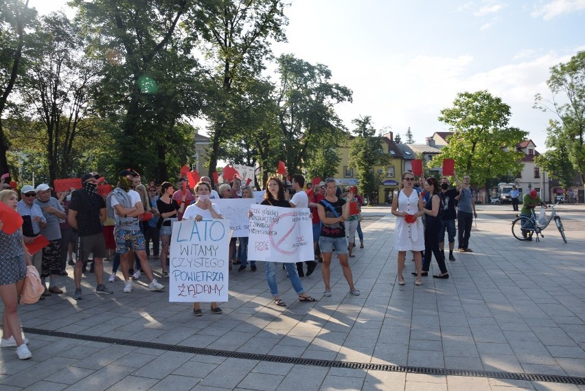 Około stu skawinian protestowało przeciw zatruwaniu...