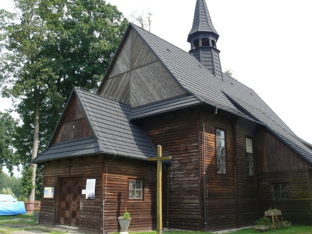 W Stanach, na miejscu dawnej świątyni przeniesionej podczas wojny do Stalowej Woli, wybudowano nowy drewniany kościół w 1948 roku staraniem księdza Romana Dobrzańskiego.