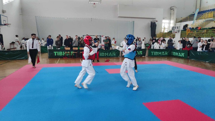 Udany start karateków Tarnobrzeskiego Klubu Oyama Karate na turnieju w Bełżycach. Zobaczcie zdjęcia