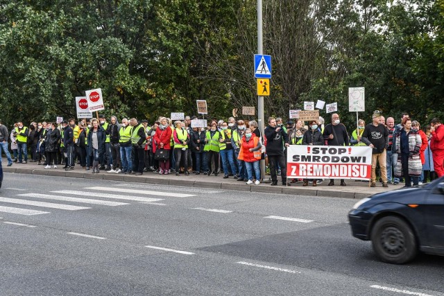 Zorganizowane masowe protesty mieszkańców Siernieczka, którzy nie chcą żyć w smrodzie, rozpoczęły się w 2019 roku.