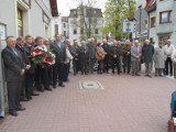 1 maja w Żywcu. Działacze SLD złożyli kwiaty pod tablicą pamiątkową [ZDJĘCIA] 