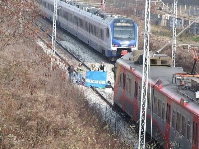 We wtorek doszło do kolejnej tragedii na torach kolejowych w Łodzi.