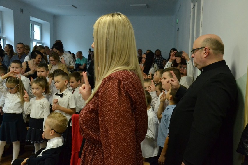 W Szkole Podstawowej nr 2 w Lipnie odbyło się uroczyste pasowanie na uczniów!