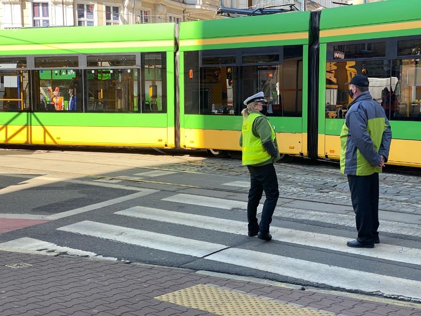 Do wykolejenia tramwaju doszło przed godz. 10....