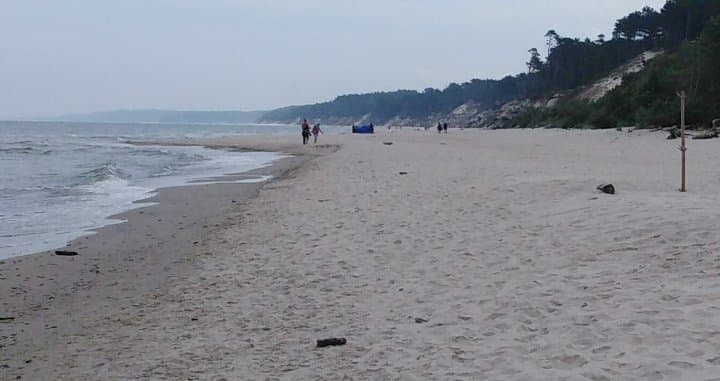 Na plaży na wschód od Ustki znaleziono ciało mężczyzny