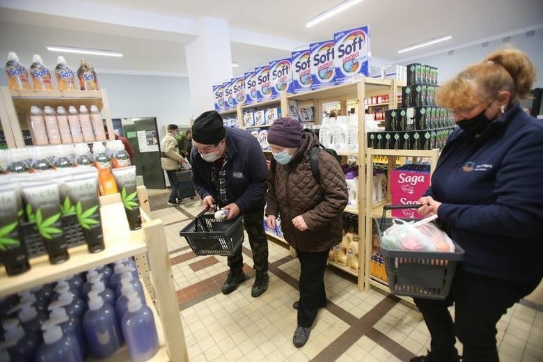 Pierwszy sklep socjalny powstał w Katowicach, a jeden z...