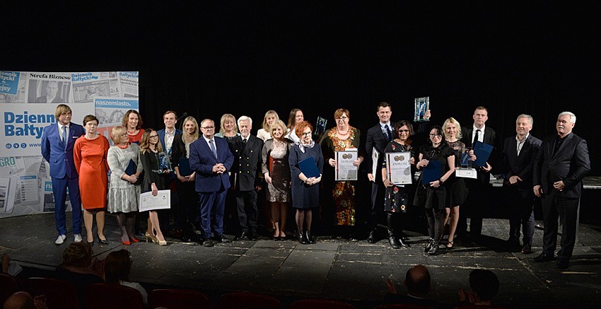 Gala plebiscytu "Nauczyciel na medal". Najlepsi nauczyciele Pomorza nagrodzeni [zdjęcia, wideo]