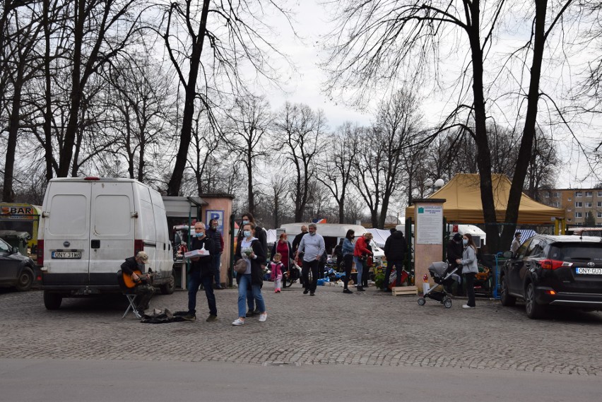 Nyskie targowisko przyciąga setki ludzi. Burmistrz obiecał, że będzie zamknięte