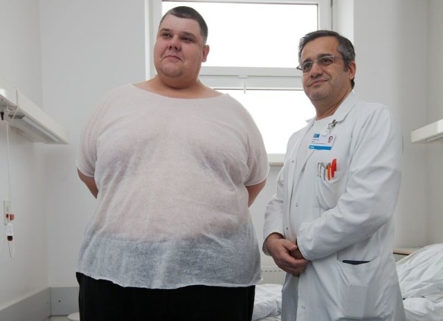 Bogusław Dudziński waży 250 kg. W czwartek rano dr Hady Razak Hady ma wykonać mu zabieg tzw. rękawowej resekcji żołądka, który ułatwi pacjentowi schudnięcie. 