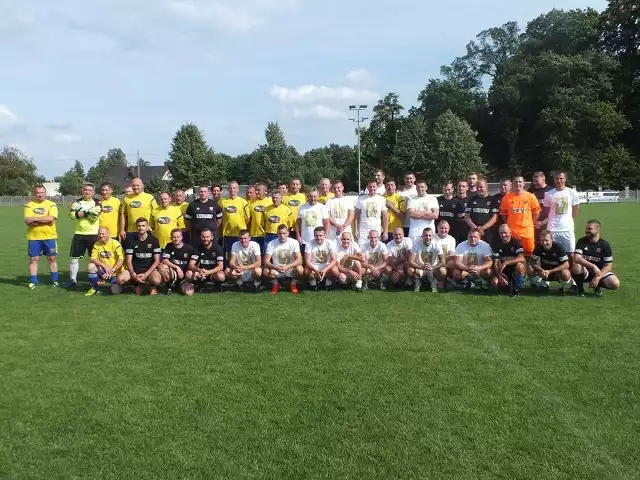 W turnieju weteranów podczas Memoriału Krzysztofa Gumulaka na stadionie Oronki Orońsko zagrały trzy drużyny, wystąpiło około 60 futbolistów. Zespoły tworzyli członkowie rodziny, przyjaciele, koledzy piłkarza z boiska oraz miejscowi kibice.