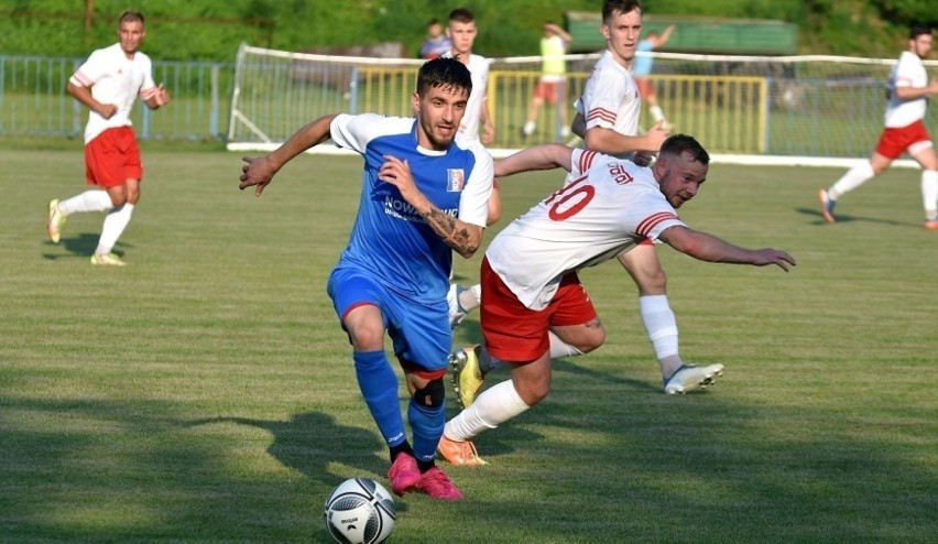 Mateusz Rejowski opowiada o pięciu bramkach ze Stalą Kunów, grze jako rasowa dziewiątka i podsumowuje mecze Wiernej Małogoszcz