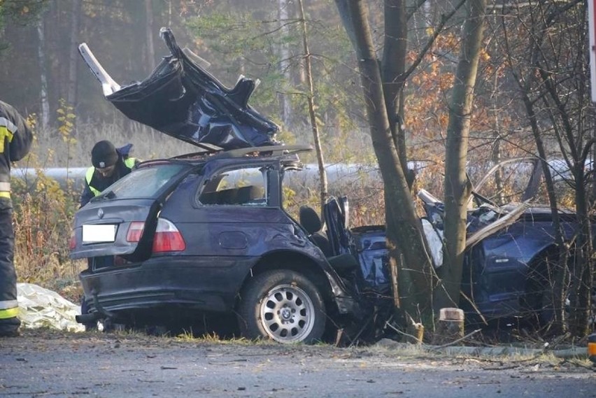 Tragiczny wypadek BMW. Nie żyje młoda kobieta w ciąży