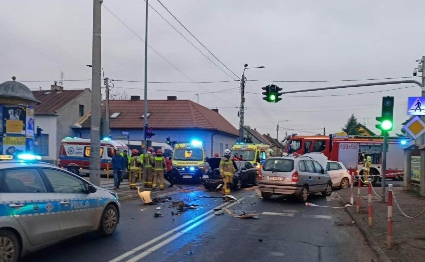 Aż pięć osób zostało rannych w wypadku, do którego doszło w...