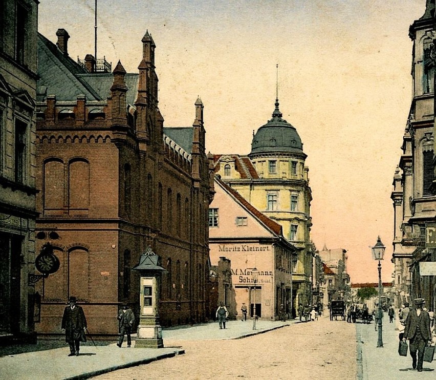 Poczta, dom Czabańskich na "Złotym Rogu" i hotel "Bast" to...