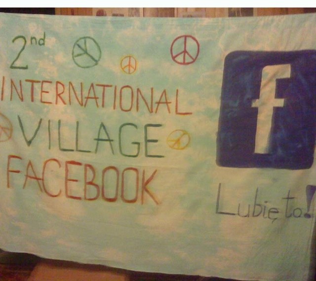 Oto flaga tegorocznej wioski facebook, która na woodstocku będzie założona już po raz drugi.