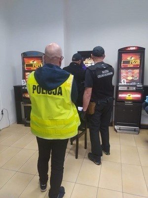 Policja zabezpieczyła nielegalne automaty do gier. Ich wartość to ponad 80 tys. zł