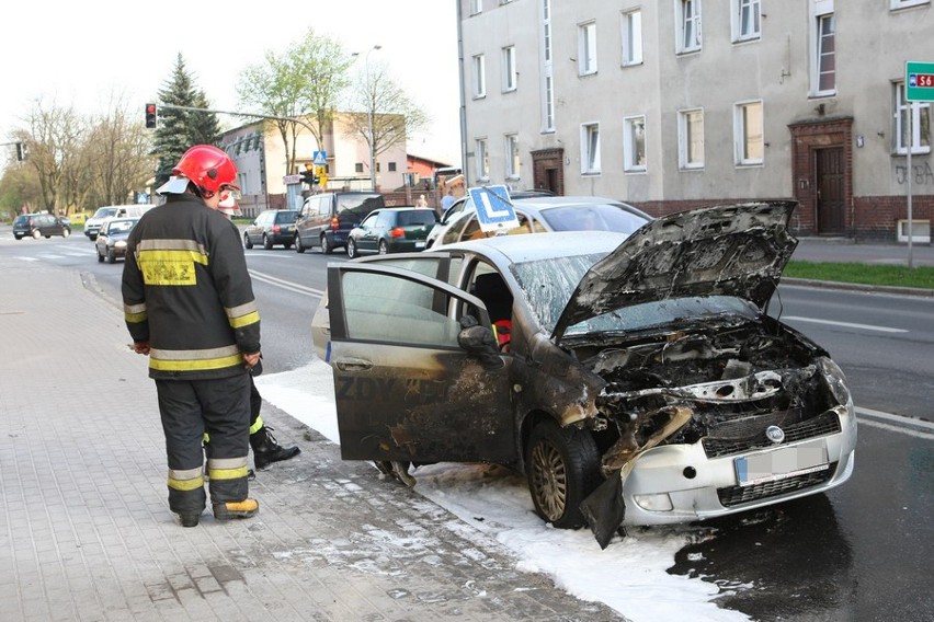 Płonąca "elka" na Paderewskiego w Słupsku