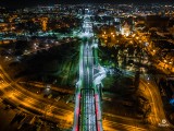 Toruń. Most drogowy im. marszałka J. Piłsudskiego na nocnych zdjęciach z drona! To robi wrażenie! [WIDEO]