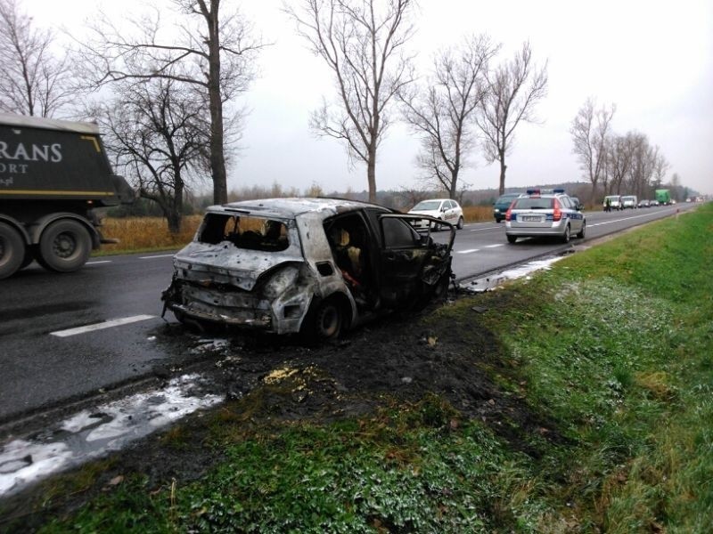 Pożar samochodu na siódemce w Skarżysku 