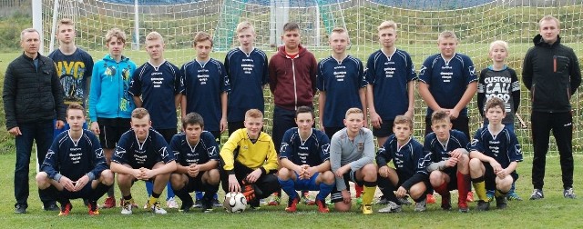 Reprezentacja Zespołu Placówek Oświatowych ze Złotej, która wzięła udział w piłkarskim turnieju dla gimnazjalistów MiniEuro 2017.