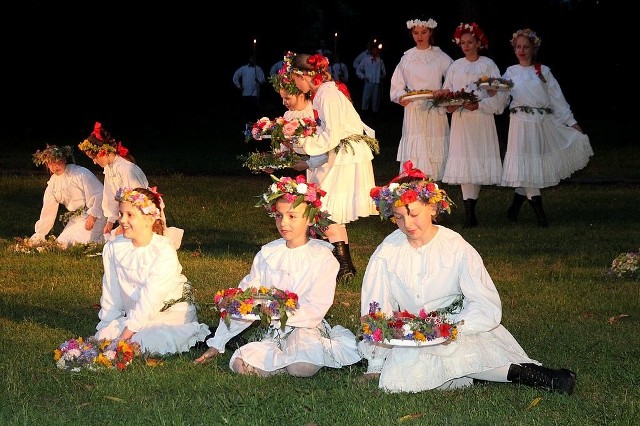 Zespół Pieśni i Tańca „Kujawy” powstał w maju 1985 roku