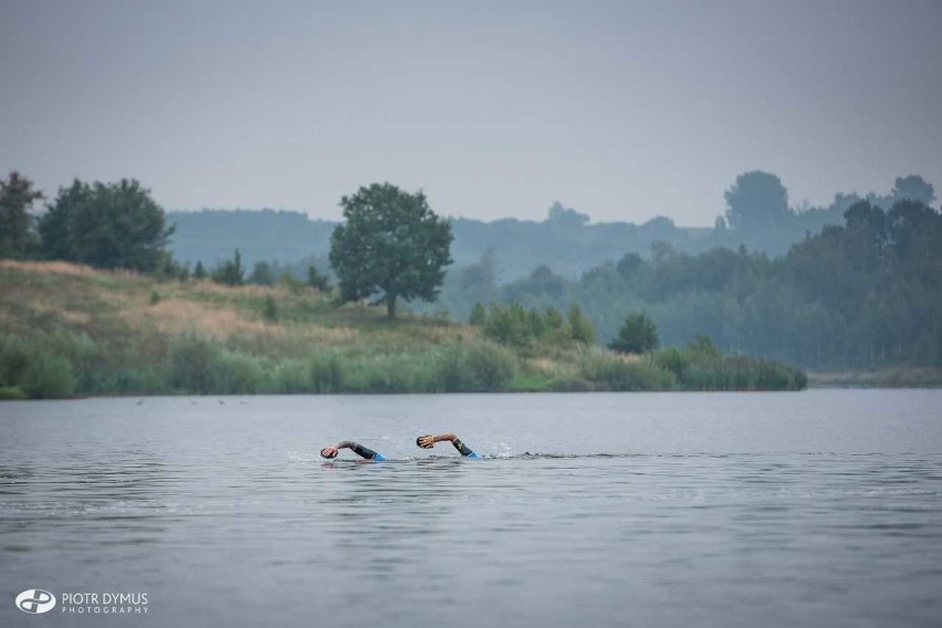 Widowiskowy Swimrun Wióry 2019 w gminie Pawłów w sobotę, 24 sierpnia. Będą biegać, pływać i zdobywać medale... z recyklingu