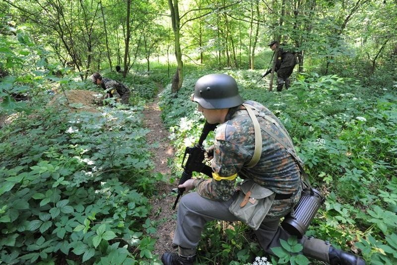 W otmeckim lasku rozegrano rekonstrukcje lądowania aliantów...