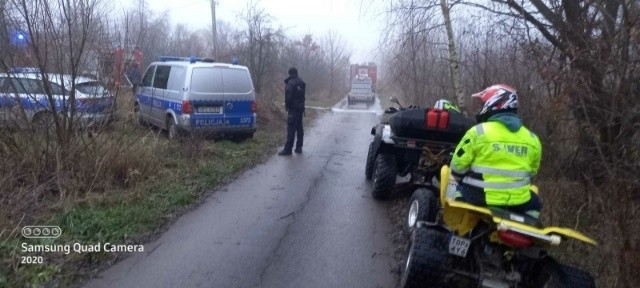 W poszukiwania w gminie Iwaniska prócz policjantów i strażaków zaangażowali sie mieszkańcy, w tym mężczyźni na quadach