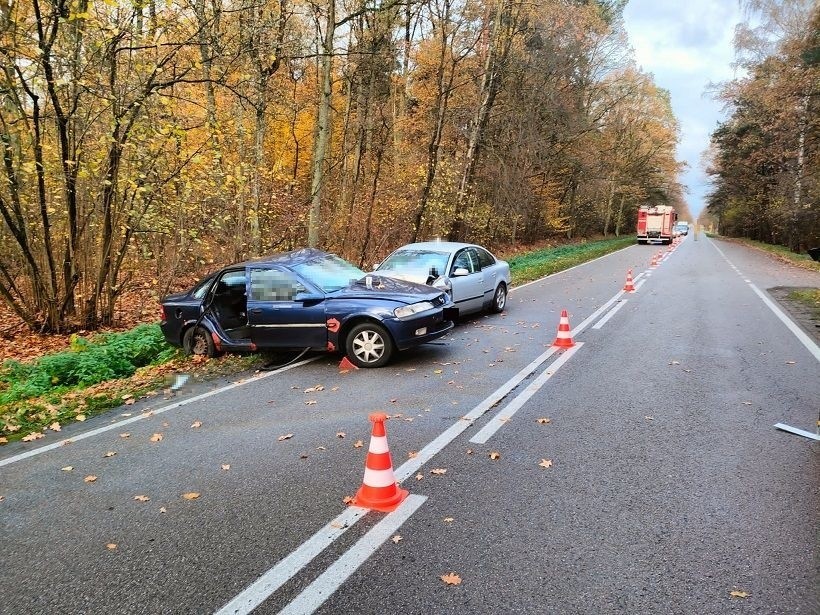 Śmiertelny wypadek w powiecie Bialskim. Opel zderzył się z VW Passatem