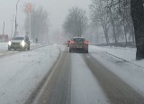 To największe śnieżyce w Śląskiem od lat! Pługi nie nadążają z odśnieżaniem. Jest ślisko i niebezpiecznie. Kierowcy, uważajcie na drodze