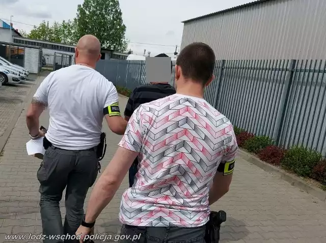 Policjanci w Koluszek zatrzymali 50-latka, który w Gałkowie oblał żonę benzyną i podpalił. Grozi mu dożywocie.