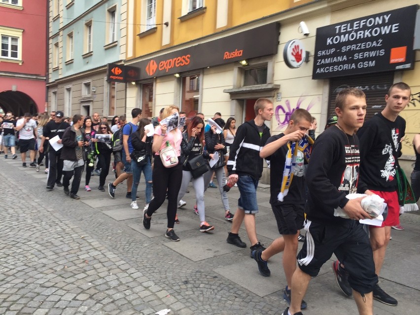 Śmierć Igora. Uczestnicy marszu poszli pod komisariat na Trzemeskiej