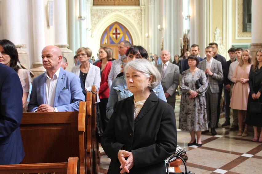 Diecezja radomska ma siedmiu nowych kapłanów. Uroczystej mszy świętej przewodniczył biskup Marek Solarczyk. Zobacz zdjęcia
