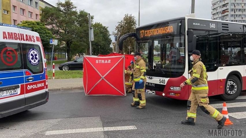 Wypadek w Opolu. Autobus potrącił kobietę.