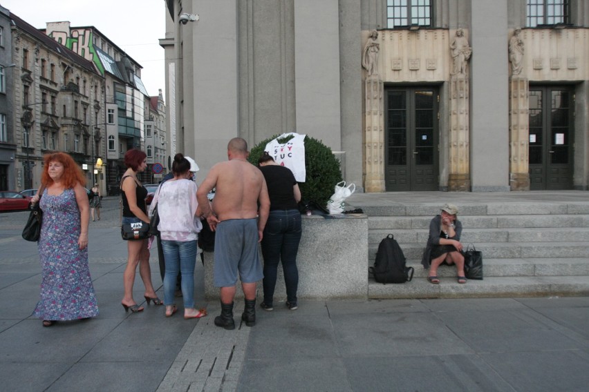 Katowice, 9 sierpnia: happening na Rynku pod hasłem „Z...