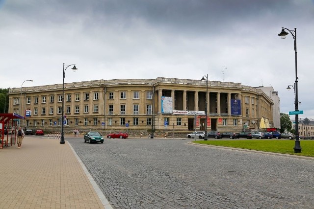 Autobusy i samochody nie przejadą przez Plac Uniwersytecki