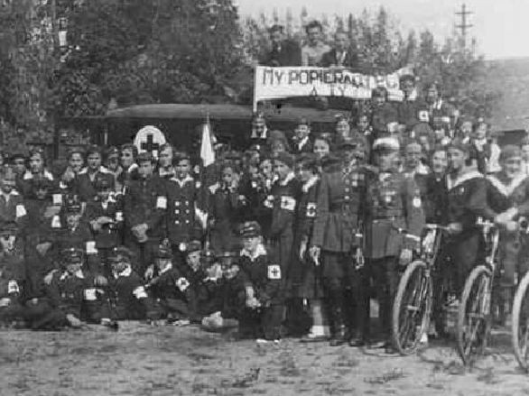 Młodzieżowa organizacja Polskiego Czerwonego Krzyża w 1933 r.