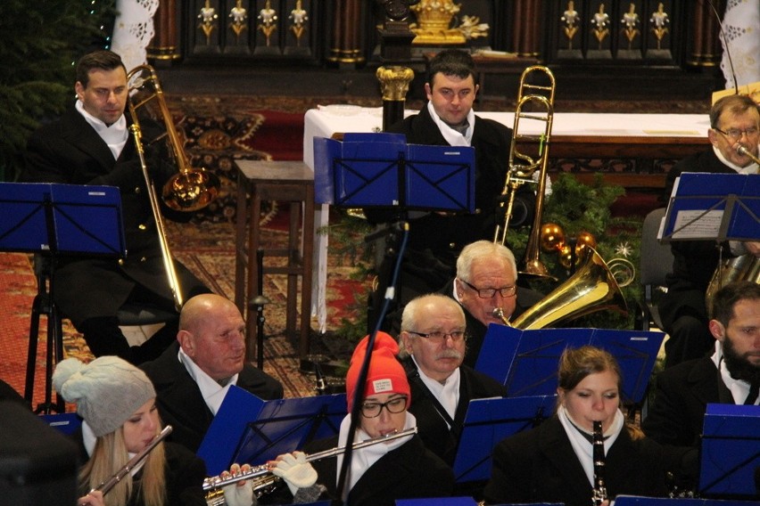 Koncert kolęd i pastorałek w dąbrowskiej bazylice NMP...