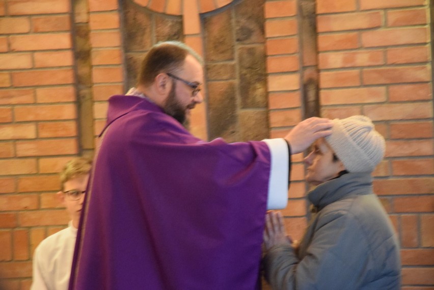Popielec w parafii św. o. Pio w Tychach-Mąkołowcu