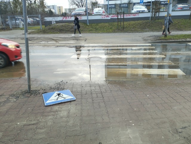 We wtorek 13 lutego rano doszło do poważnej awarii wodociągowej na ul. Gajowej w Bydgoszczy