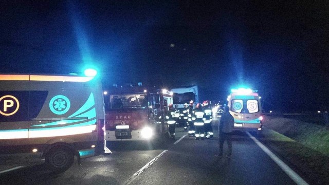 W niedzielę, kilka minut przed godz. 19, strażacy z OSP Szczuczyn zostali wysłani do wypadku na drodze krajowej nr 61 na terenie powiatu kolneńskiego.