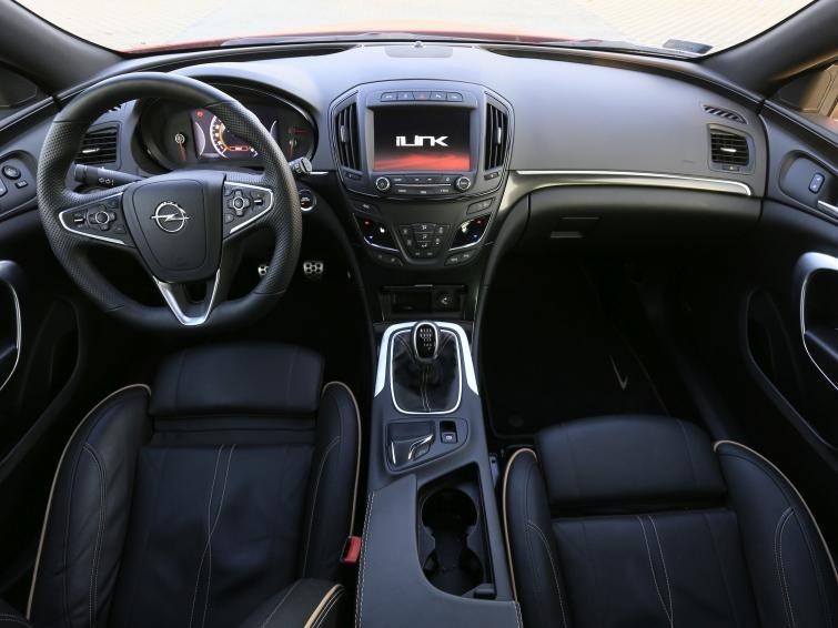 Testujemy: Opel Insignia 2.0 CDTI BiTurbo - szybka, ale czy...