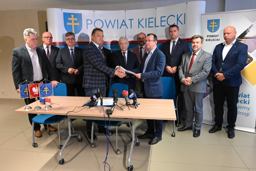 Nareszcie! Droga biegnąca przez gminy Chmielnik, Pierzchnica i Raków będzie wyremontowana! Wielka kasa z programu Polski Ład 